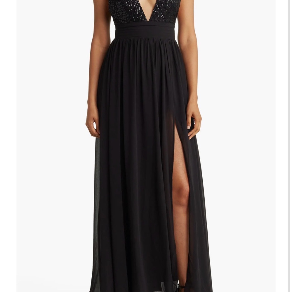 Chic Black Maxi Dress with Sequined Bodice